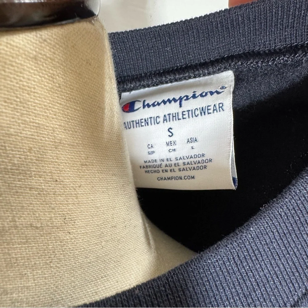 Champion • Bend Oregon Varsity Style Crewneck Sweatshirt Navy Unisex S